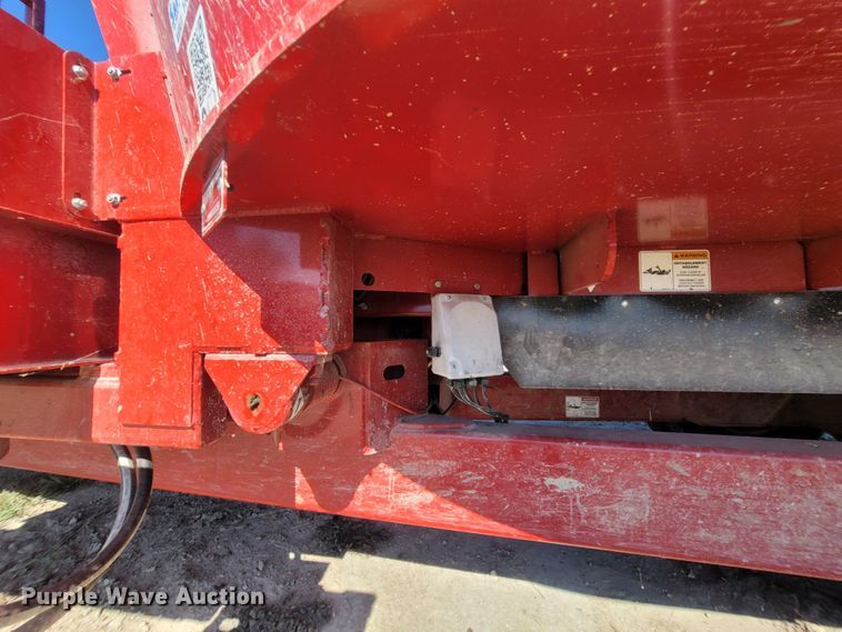 image for item LM9557 2021 Meyer Formula F585  feed mixer