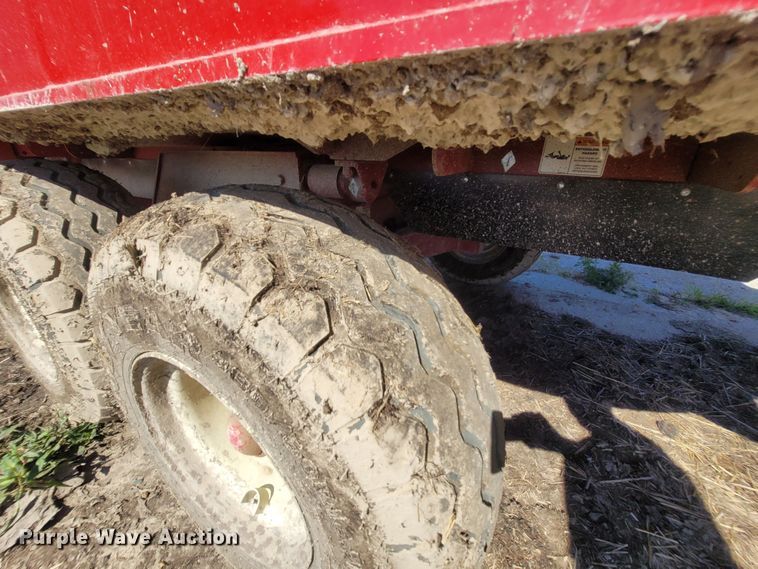 image for item LM9557 2021 Meyer Formula F585  feed mixer