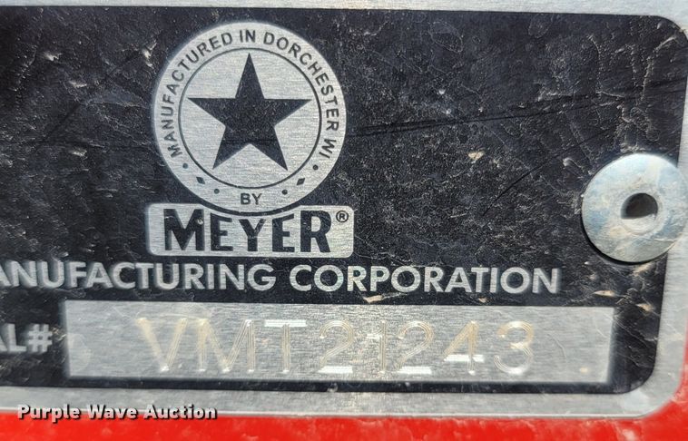 image for item LM9557 2021 Meyer Formula F585  feed mixer