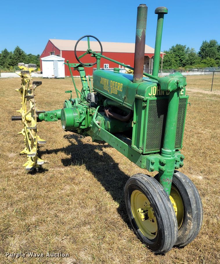 image for item LM9572 1938 John Deere B  tractor