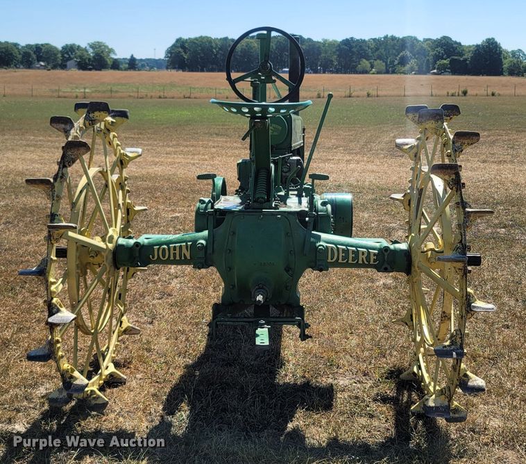 image for item LM9572 1938 John Deere B  tractor