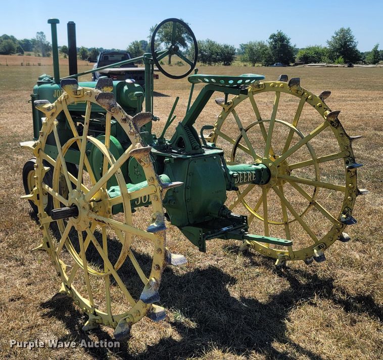 image for item LM9572 1938 John Deere B  tractor