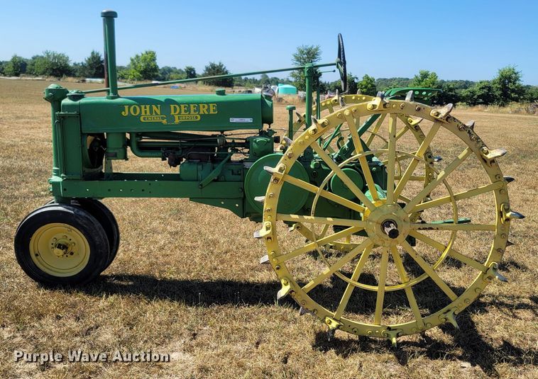 image for item LM9572 1938 John Deere B  tractor