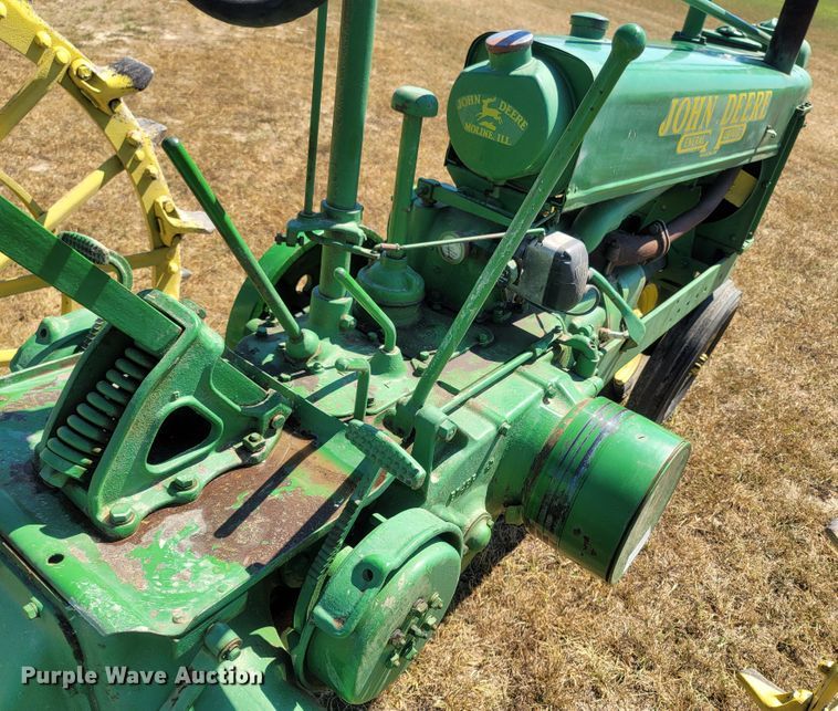 image for item LM9572 1938 John Deere B  tractor