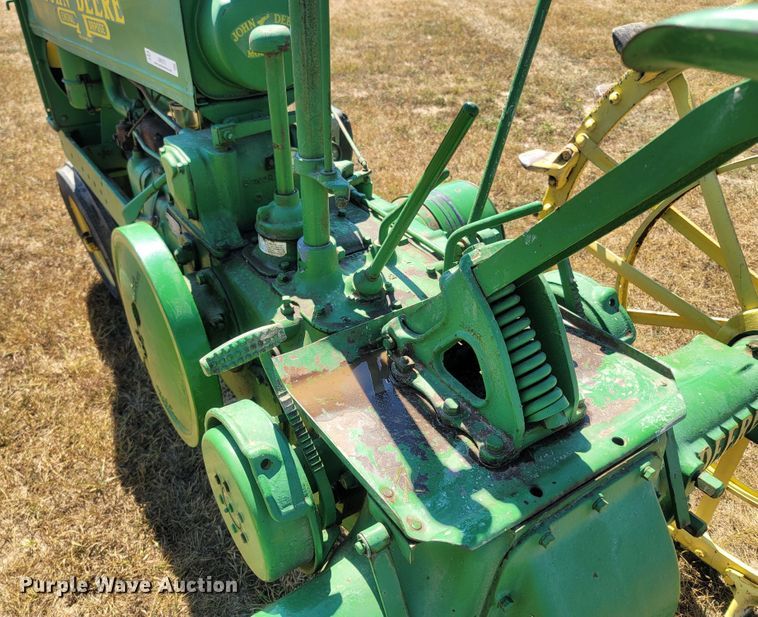 image for item LM9572 1938 John Deere B  tractor