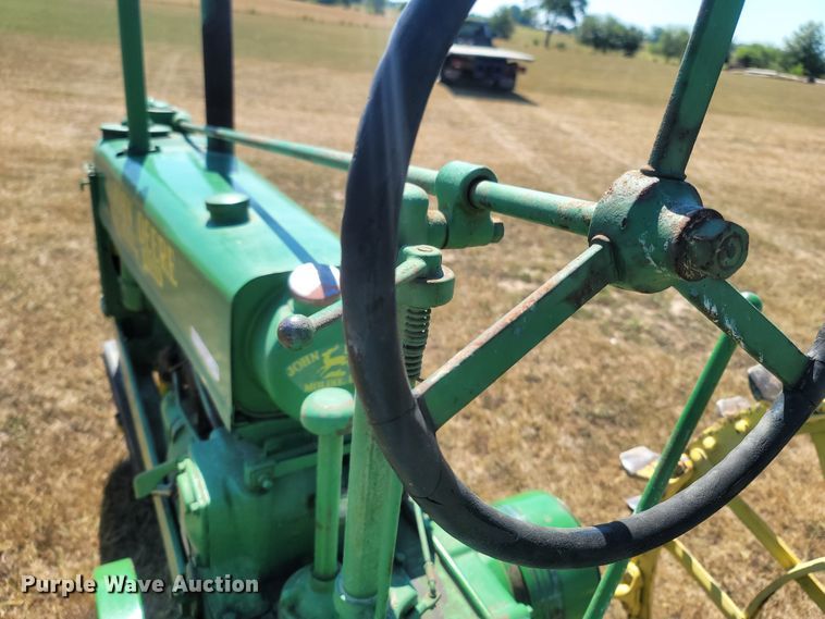 image for item LM9572 1938 John Deere B  tractor