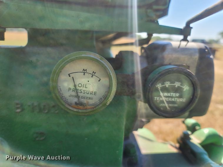 image for item LM9572 1938 John Deere B  tractor