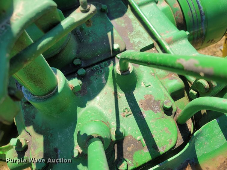 image for item LM9572 1938 John Deere B  tractor