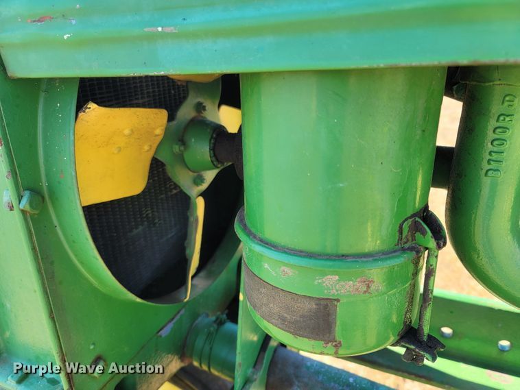 image for item LM9572 1938 John Deere B  tractor