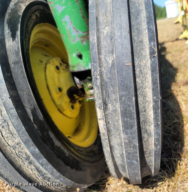 image for item LM9572 1938 John Deere B  tractor