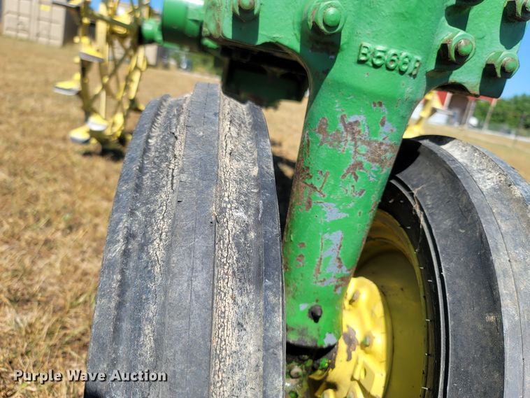 image for item LM9572 1938 John Deere B  tractor