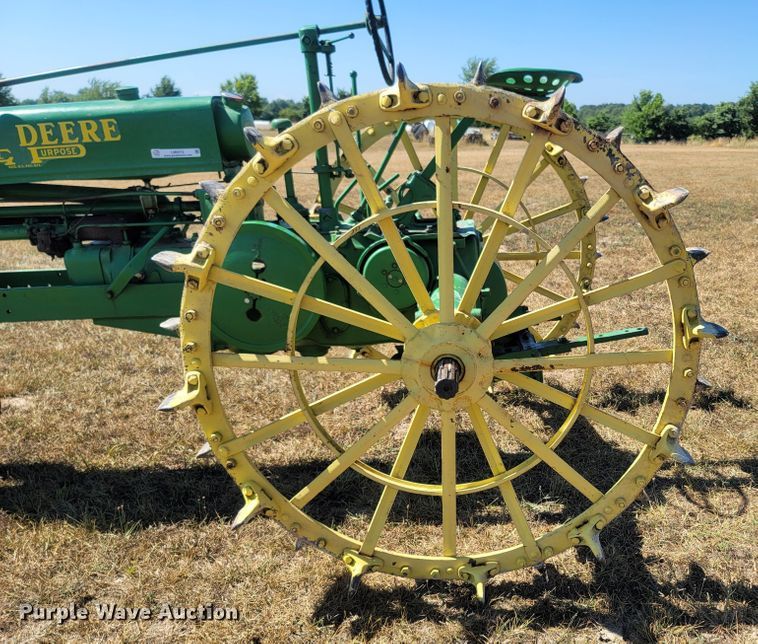 image for item LM9572 1938 John Deere B  tractor