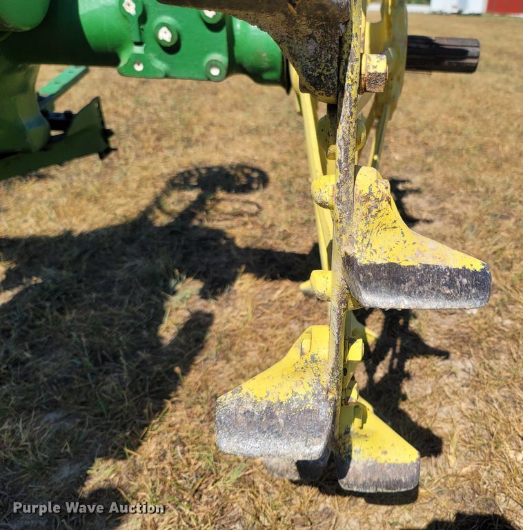 image for item LM9572 1938 John Deere B  tractor