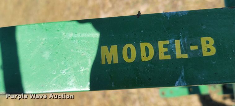 image for item LM9572 1938 John Deere B  tractor