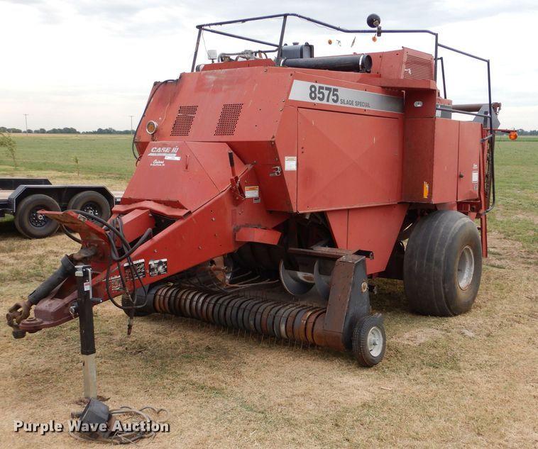 image for item LP9459 2000 Case IH 8575  large square baler