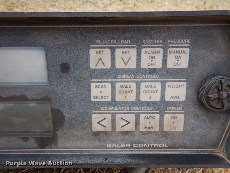 image for item LP9459 2000 Case IH 8575  large square baler