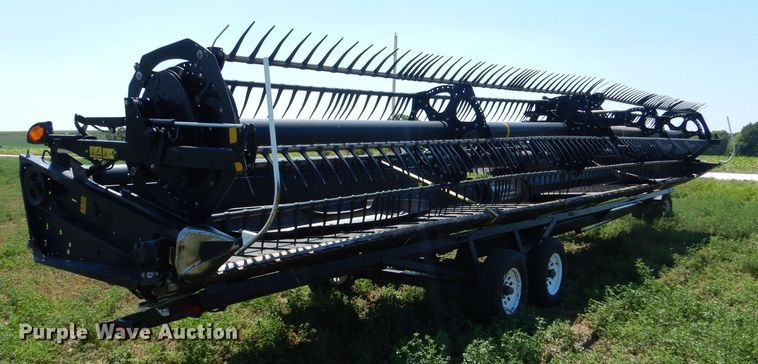 image for item LP9461 2018 MacDon FD75  flex draper head