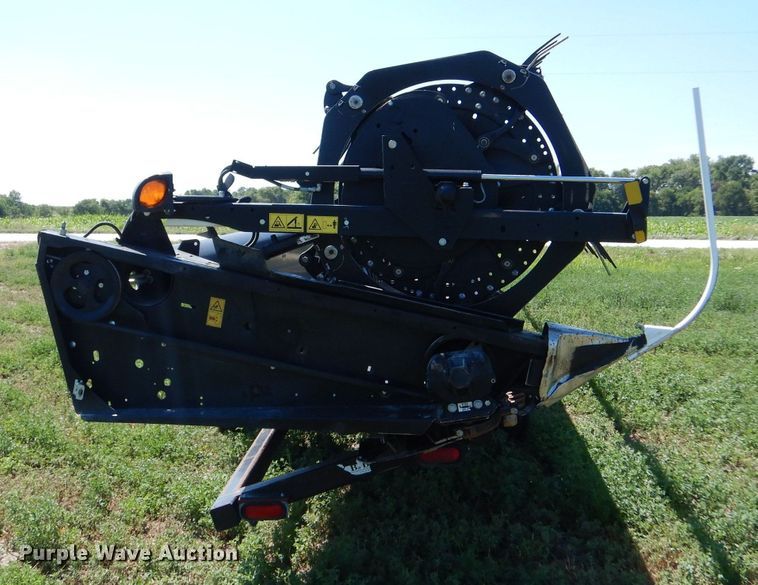 image for item LP9461 2018 MacDon FD75  flex draper head