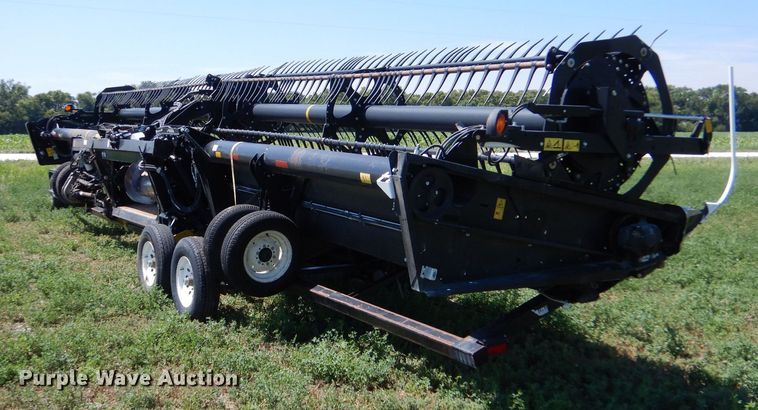 image for item LP9461 2018 MacDon FD75  flex draper head