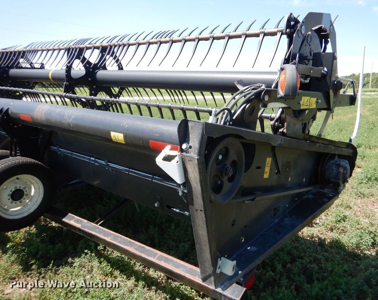 image for item LP9461 2018 MacDon FD75  flex draper head