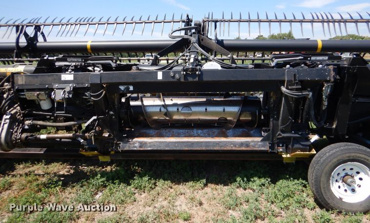 image for item LP9461 2018 MacDon FD75  flex draper head