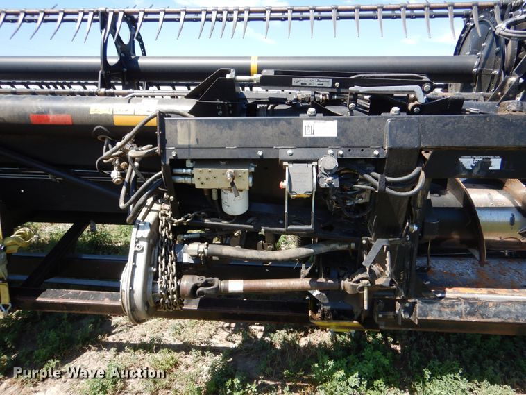 image for item LP9461 2018 MacDon FD75  flex draper head