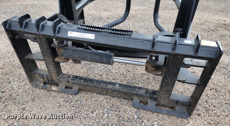 image for item LP9482 2018 Loflin BS  skid steer bale squeezer