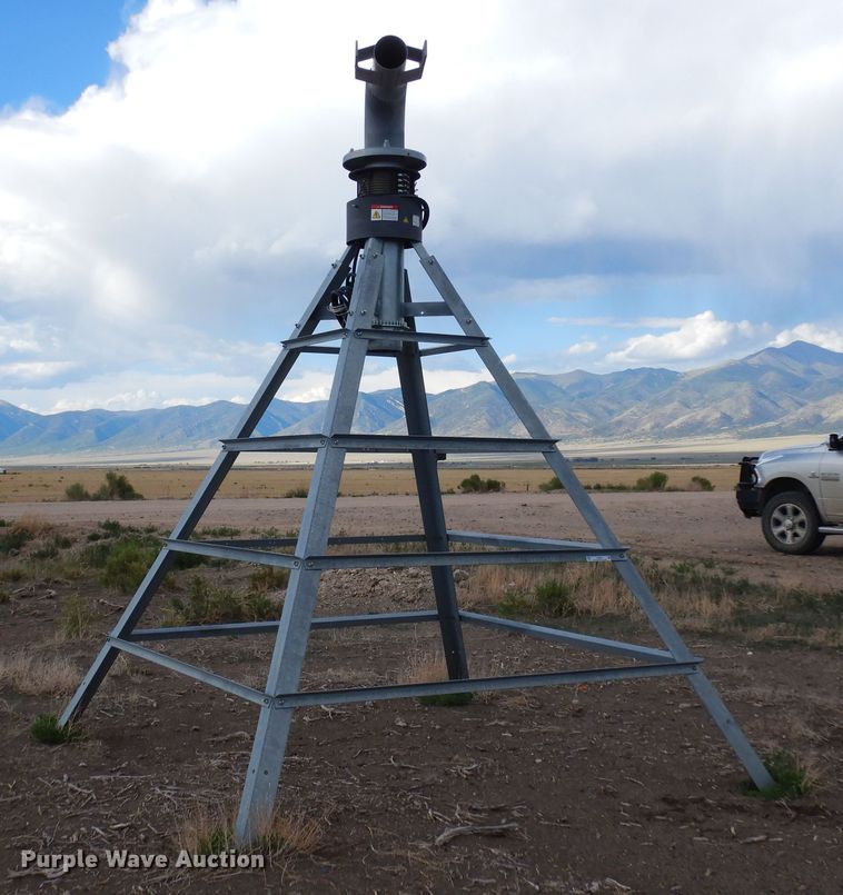 image for item LT9851 Zimmatic  center pivot tower