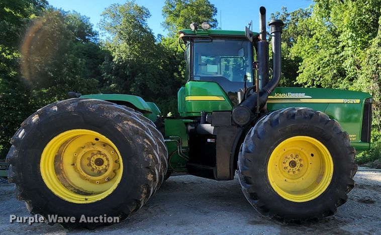 image for item MK9031 2006 John Deere 9520  Scraper Special 4WD tractor