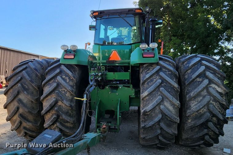 image for item MK9031 2006 John Deere 9520  Scraper Special 4WD tractor