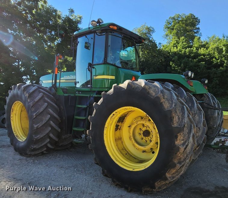 image for item MK9031 2006 John Deere 9520  Scraper Special 4WD tractor
