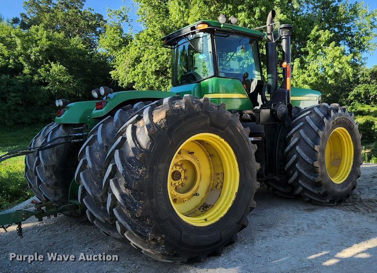image for item MK9031 2006 John Deere 9520  Scraper Special 4WD tractor