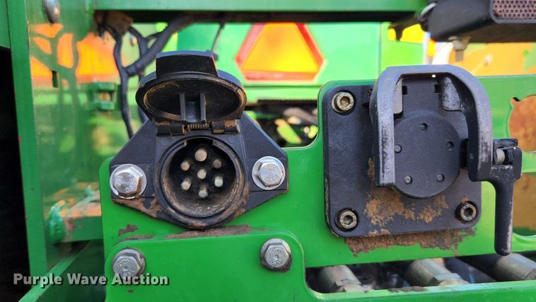 image for item MK9031 2006 John Deere 9520  Scraper Special 4WD tractor