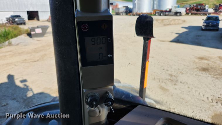 image for item MK9031 2006 John Deere 9520  Scraper Special 4WD tractor