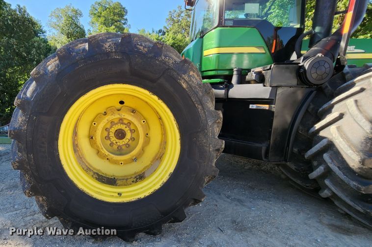 image for item MK9031 2006 John Deere 9520  Scraper Special 4WD tractor