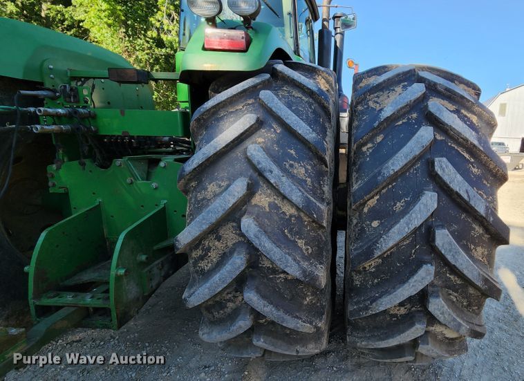 image for item MK9031 2006 John Deere 9520  Scraper Special 4WD tractor