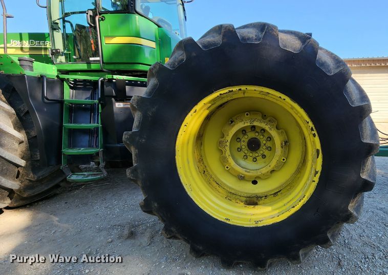 image for item MK9031 2006 John Deere 9520  Scraper Special 4WD tractor