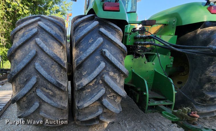 image for item MK9031 2006 John Deere 9520  Scraper Special 4WD tractor