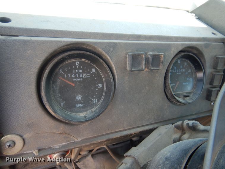 image for item DB7987 2001 Mack RD688S  truck cab and chassis