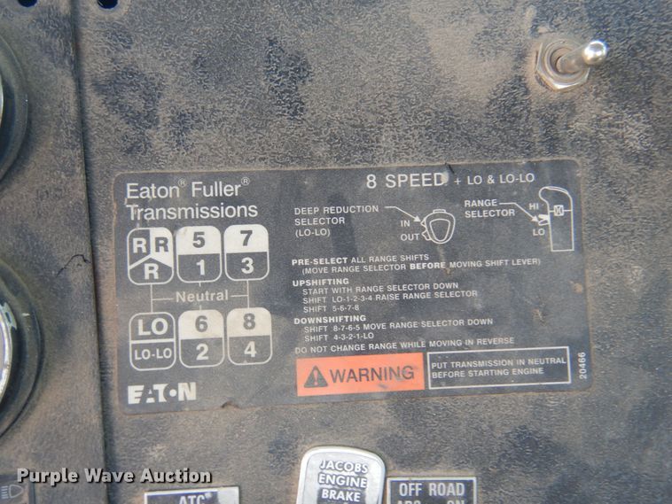 image for item DB7987 2001 Mack RD688S  truck cab and chassis