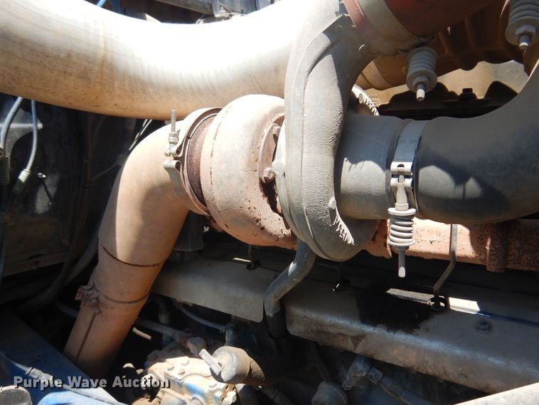 image for item DB7987 2001 Mack RD688S  truck cab and chassis