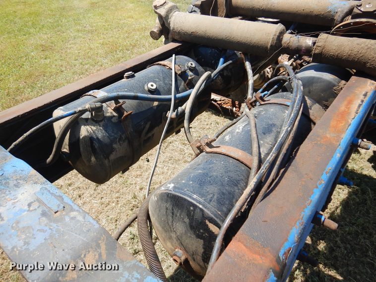 image for item DB7987 2001 Mack RD688S  truck cab and chassis