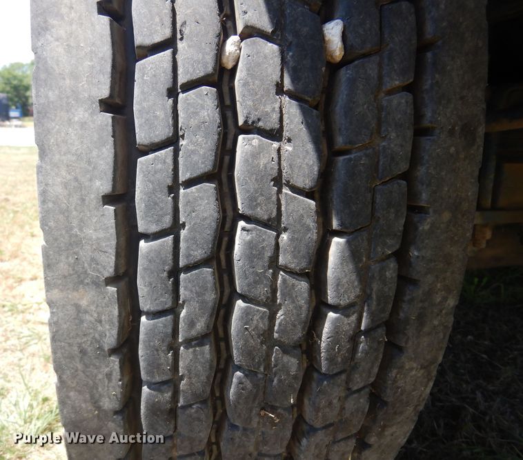 image for item DB7987 2001 Mack RD688S  truck cab and chassis