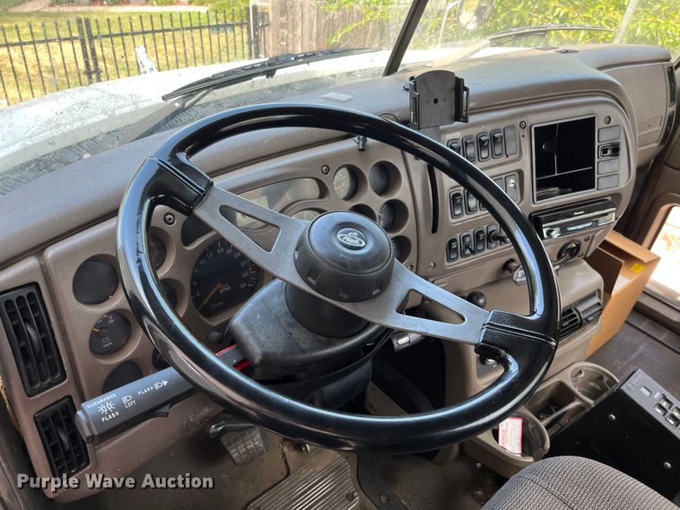 image for item DF5010 2007 Mack CXN 612  semi truck