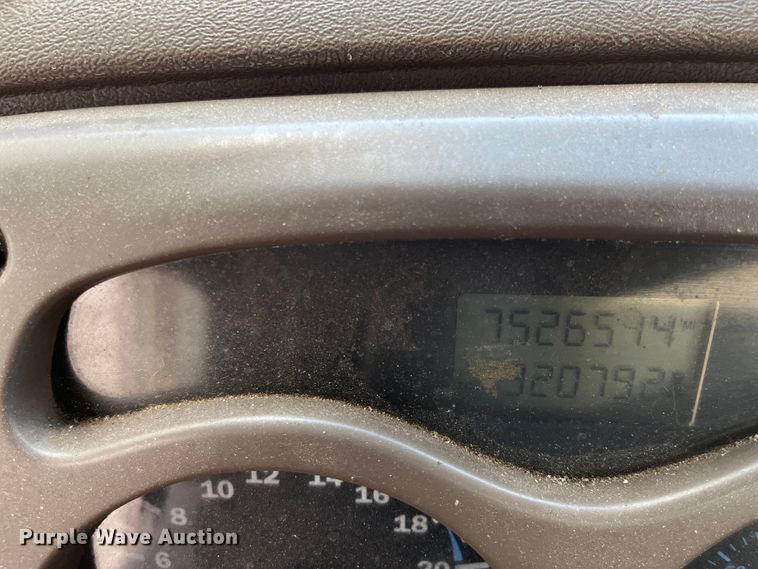 image for item DF5010 2007 Mack CXN 612  semi truck