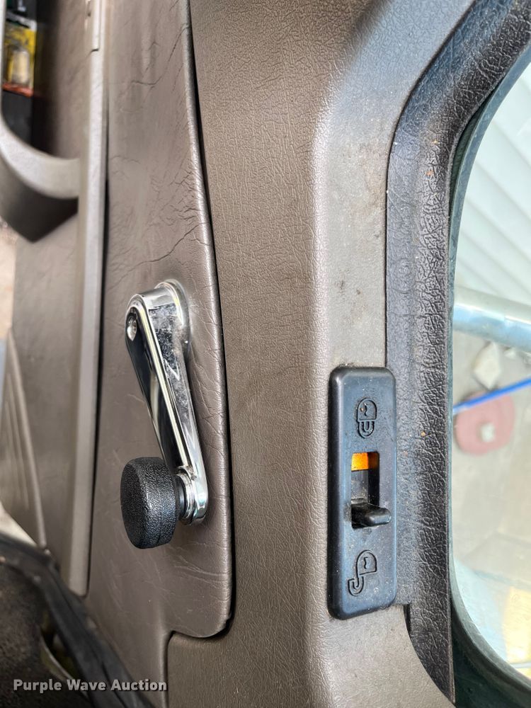 image for item DF5010 2007 Mack CXN 612  semi truck