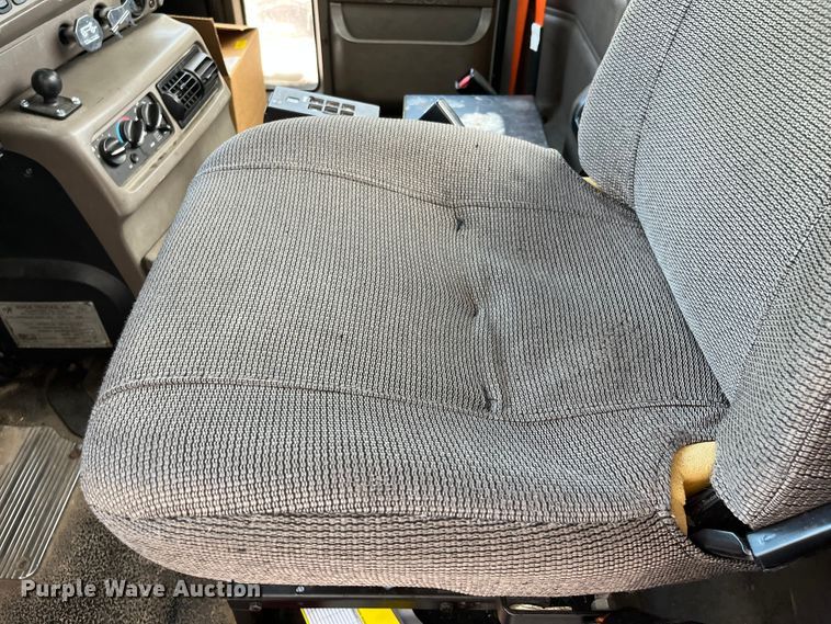 image for item DF5010 2007 Mack CXN 612  semi truck