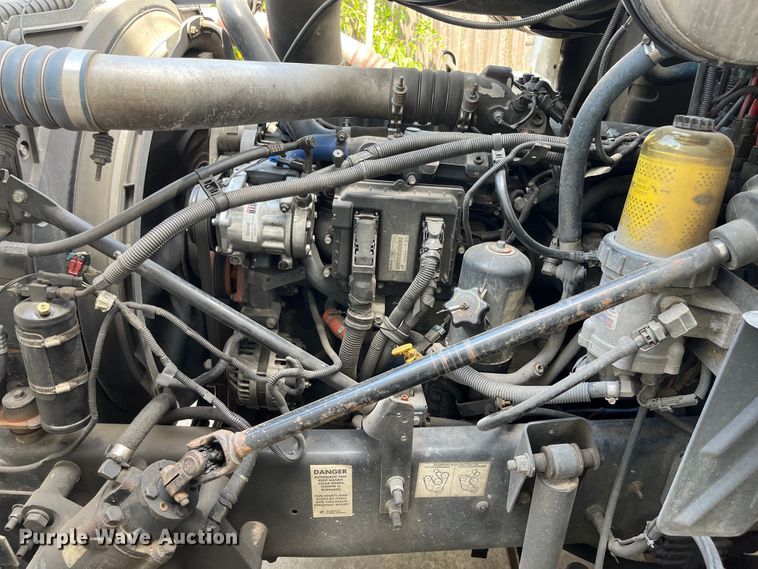 image for item DF5010 2007 Mack CXN 612  semi truck