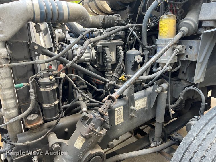 image for item DF5010 2007 Mack CXN 612  semi truck