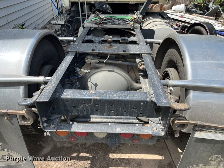 image for item DF5010 2007 Mack CXN 612  semi truck